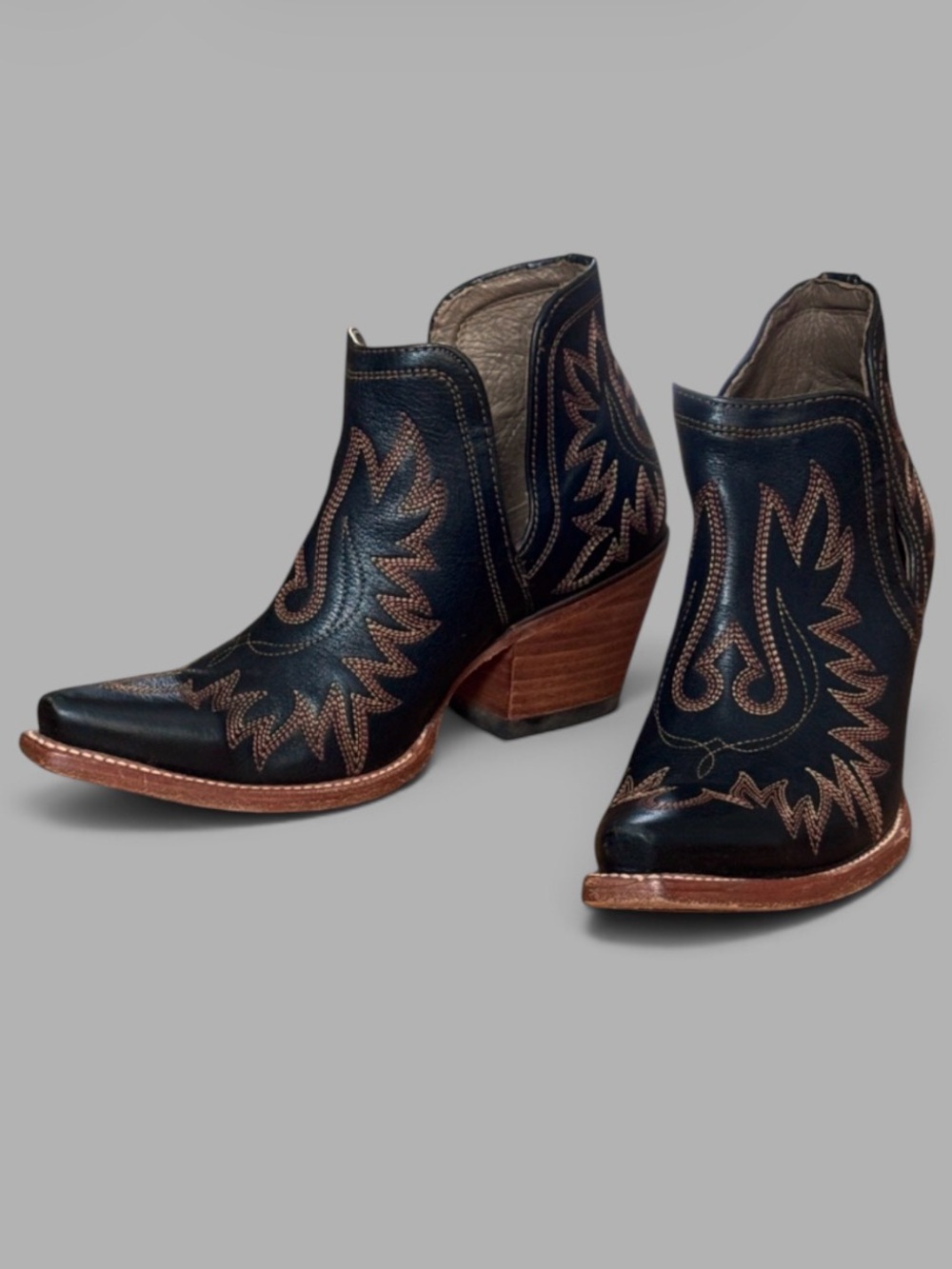 Ariat Women's Dixon Brooklyn Leather Booties Black / Brown Size 8